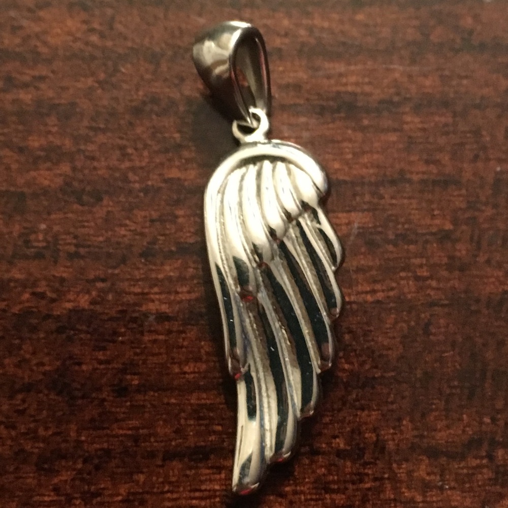 Angel wing necklace charm||silver||